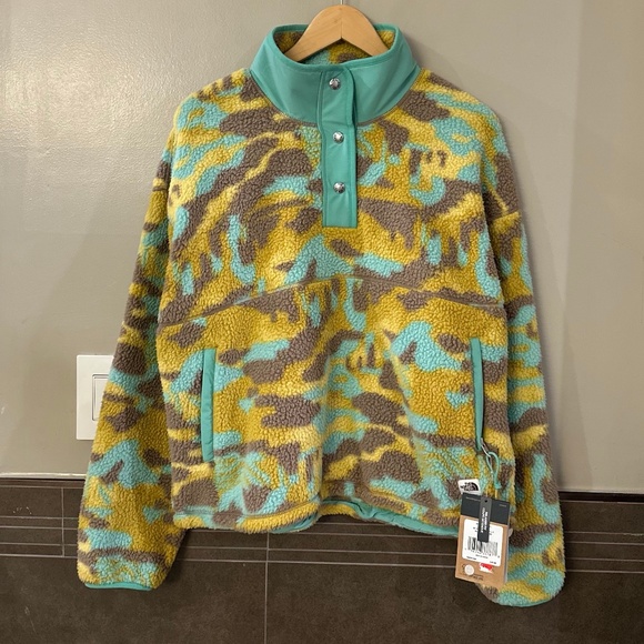 The North Face Printed Cragmont ¼ Snap Fleece Pullover (Wasabi Camo) - Picture 5 of 16